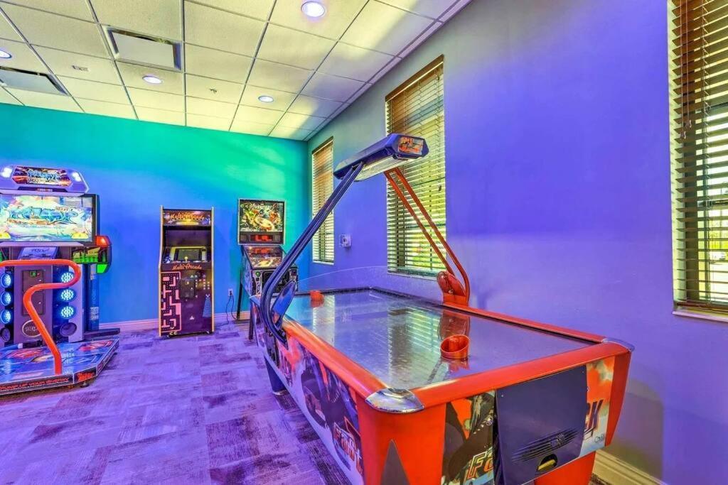 Magical Retreat With Themed Pool Near *