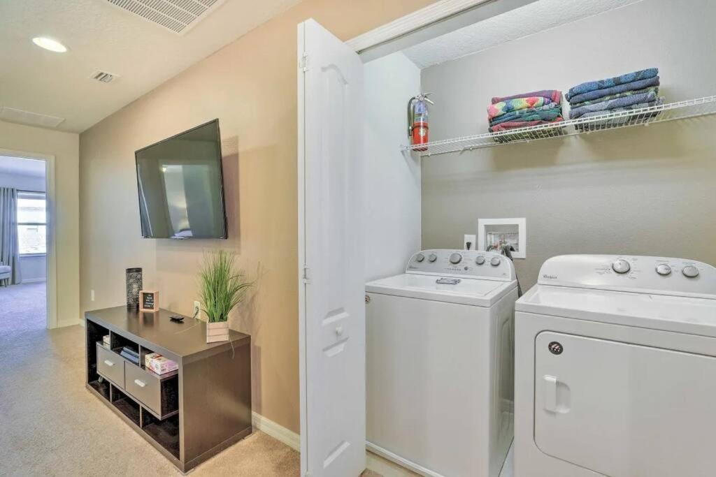 Holiday home Magical Retreat With Themed Pool Near Kissimmee