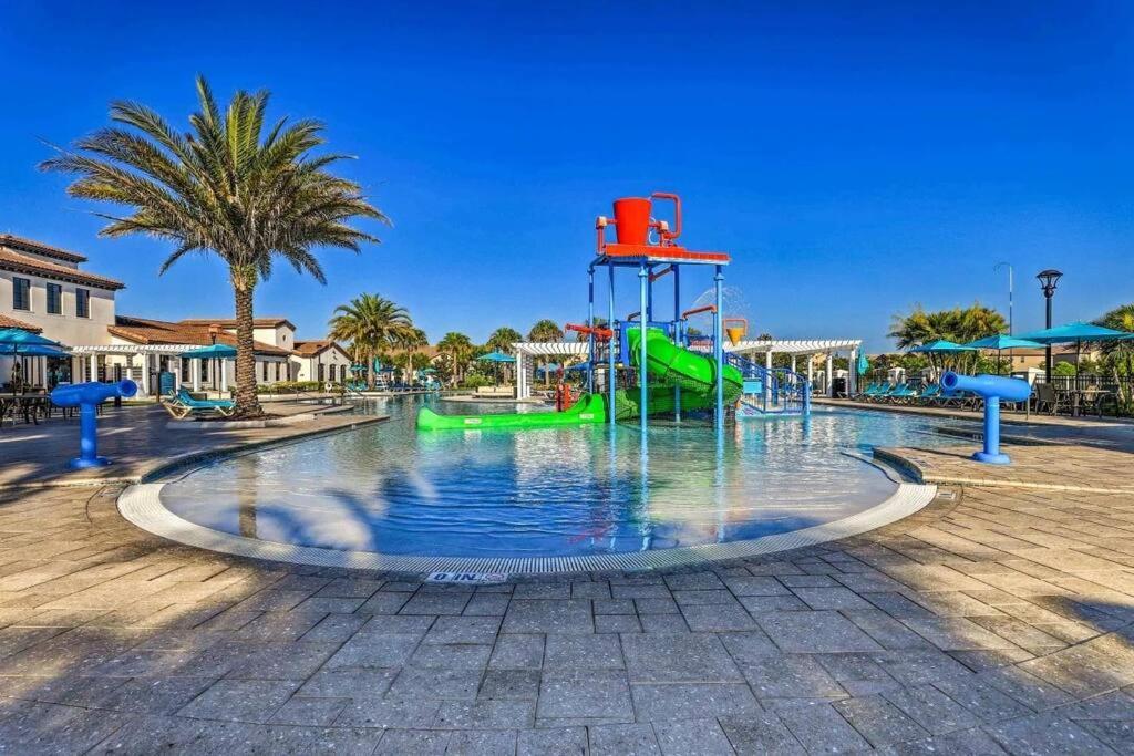 Magical Retreat With Themed Pool Near Holiday home Kissimmee